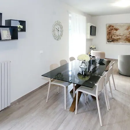Family With Pool And Amazing Panoramic Penthouse Holiday home Colico