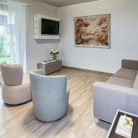 Family With Pool And Amazing Panoramic Penthouse Holiday home Colico